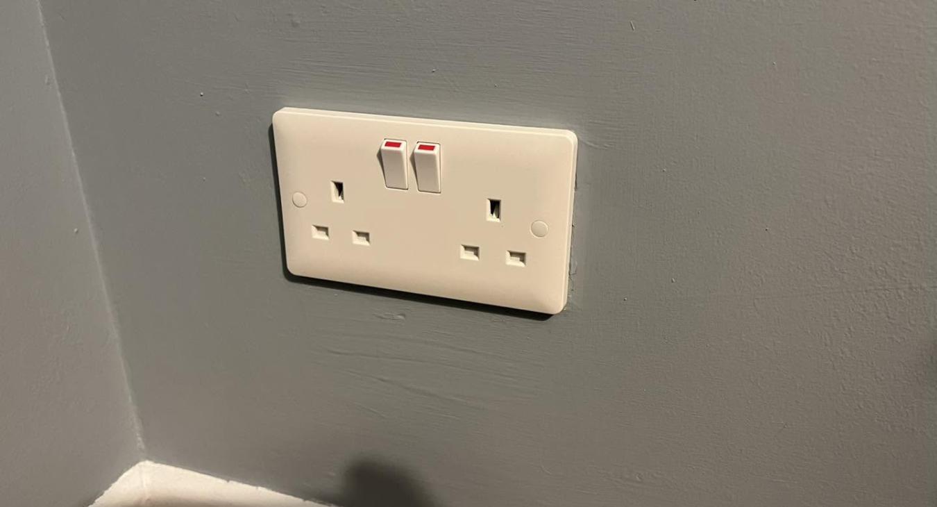 Do you need an electrician to replace a plug socket? Advice for Bedminster homeowners.