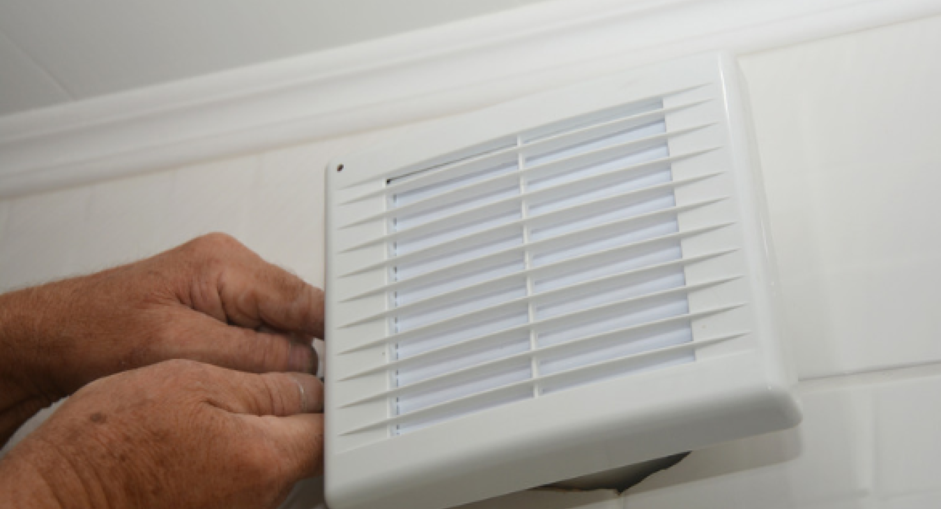 wall mounted extractor fan for the bathroom